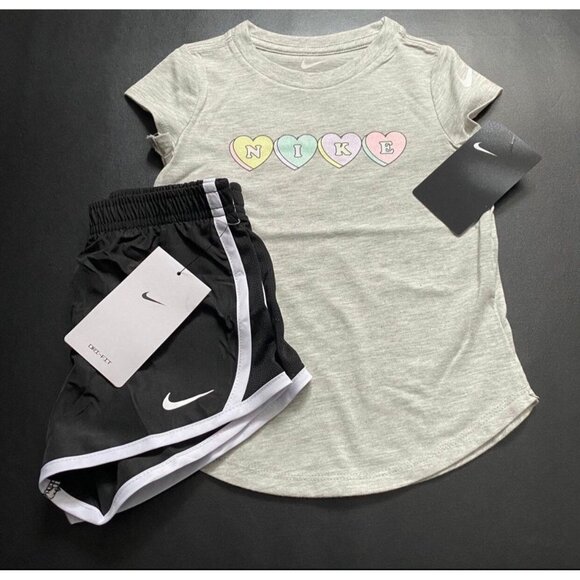 NWT Nike Glitter Athletic Set Girls Size 3T - Picture 1 of 4